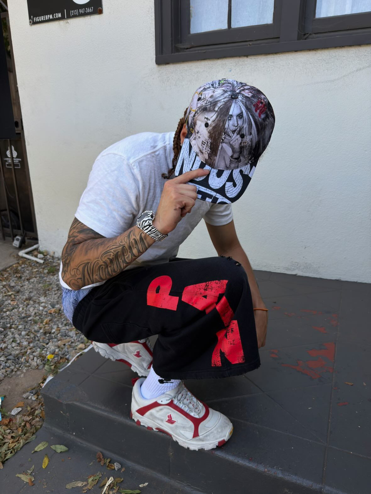 Black “Pain” Longshorts